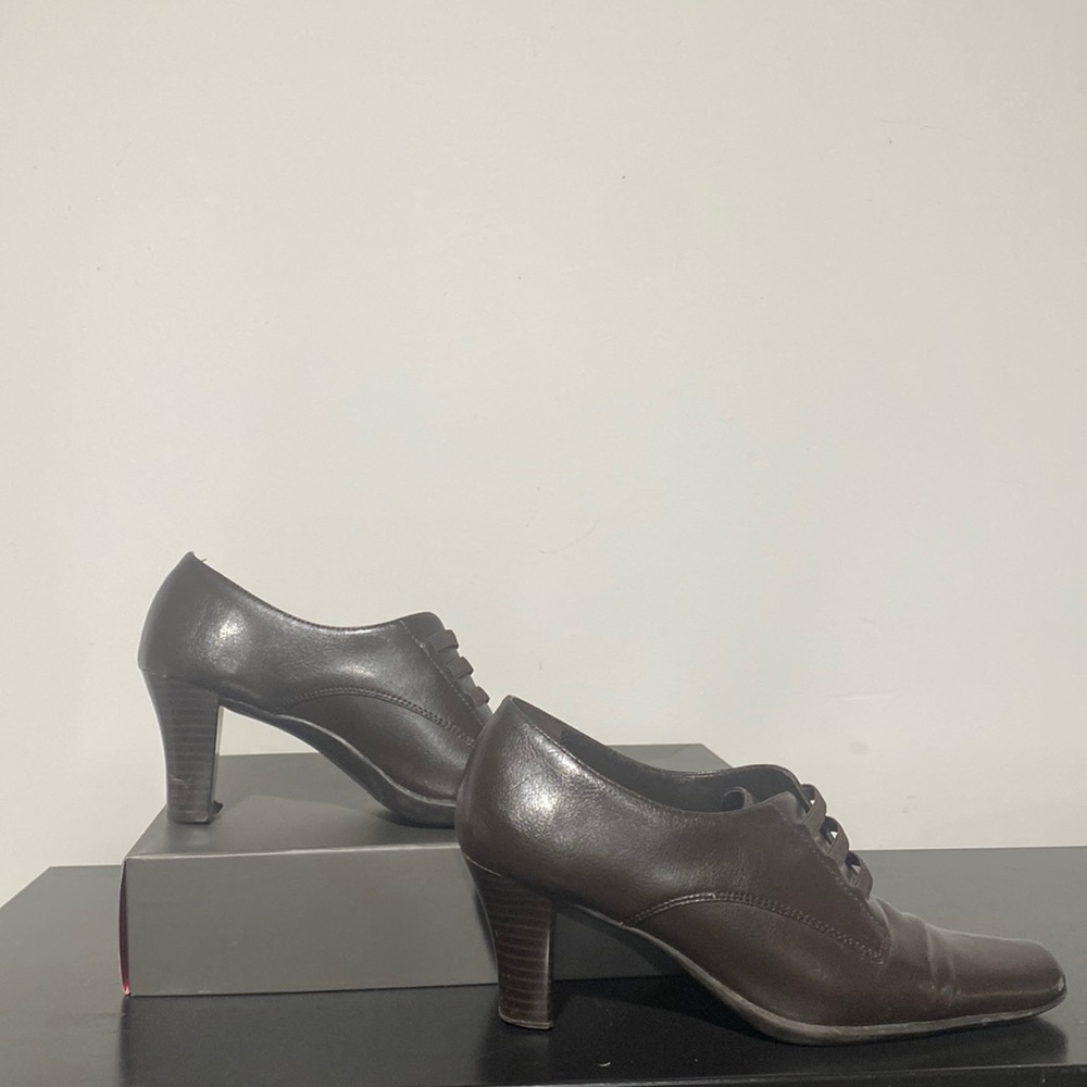 Womens Aerology Colleen shoe brown leather shootie heeled academic workwear